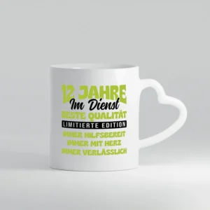 12 Jahre im Dienst | Jubiläum | Arbeit v4 - Herzhenkel Tasse - Kaffeetasse / Geschenk / Familie